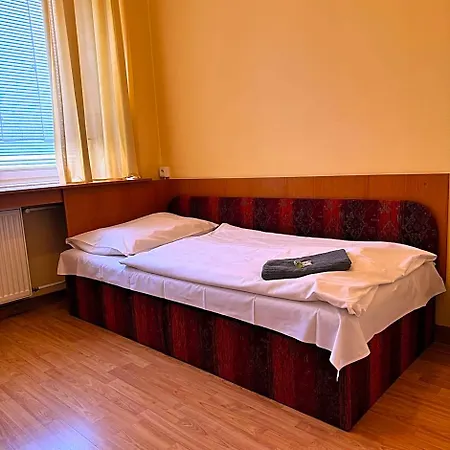Avion Hotel