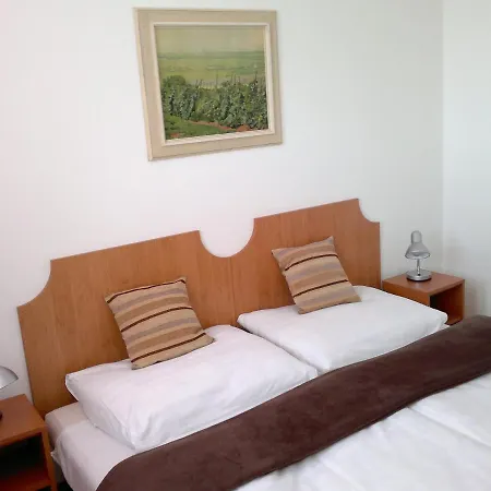 Hotel Avion 3*